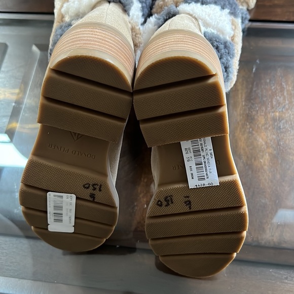 Donald J. Pliner Seneca Suede and Shearling Lug-Sole Boot. - Picture 13 of 14